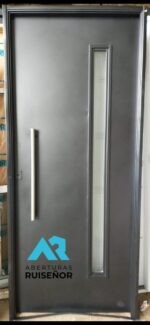 Puerta NEXO C/barral y vidrio fijo